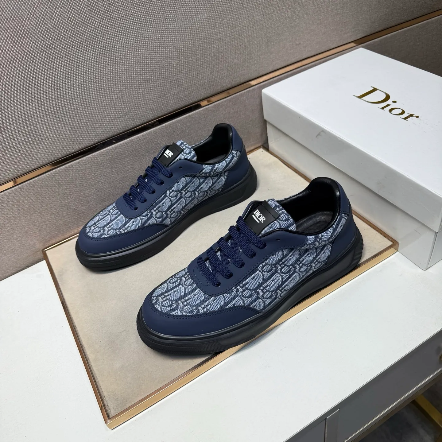 ⬛️Men's shoes 💰p400 [Dior~] Men's casual shoes 2025z cabinet sales simultaneously 🔶Size: 38-44#️⃣ 🔷3 colors🔜The upper is made of multi-material splicing ➕Genuine leather lining, comfortable and breathable, sole: original comfortable and wear-resistant outsole, ⚠️real thing📱photographed🎬real thing is better📢📢📢